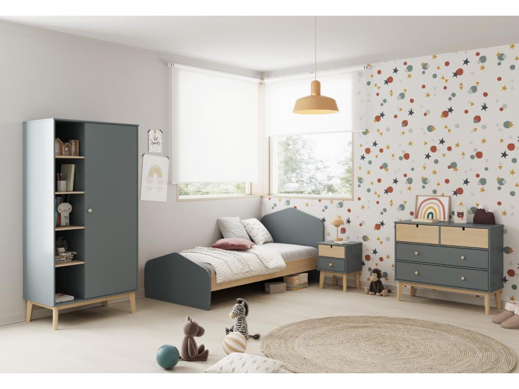 Tavolo in legno di pino verde